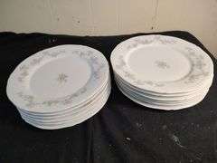 Bavaria China 12 dinner plates
