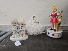 Vintage Collectible Figurines. 4D