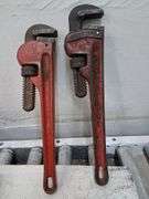 Hand tools and sockets. 2c