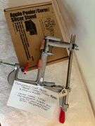 Pampered Chef Apple Peeler / Corer / Slicer #2430 (NEW) & Stand #2435 (NIB)