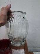 Box lot: red and clear vases. 1b