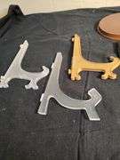 Plate holders and displays