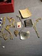 Jewelry box with jewelry