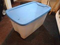 Great Solutions 20 gallon tote with flowers