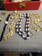 Jewelry box with jewelry