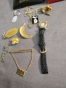 Jewelry box with jewelry