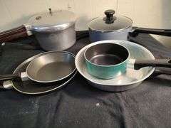 Pots, frying pan & pressure cooker