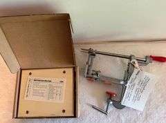 Pampered Chef Apple Peeler / Corer / Slicer #2430 (NEW) & Stand #2435 (NIB)