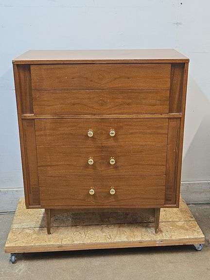 MCM 5-Drawer Dresser by Kroehler