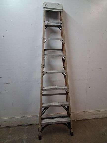 8ft Husky ladder
