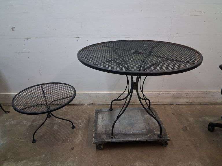 2 Woodard outdoor tables