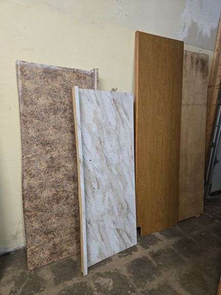 Countertops & Wooden Door