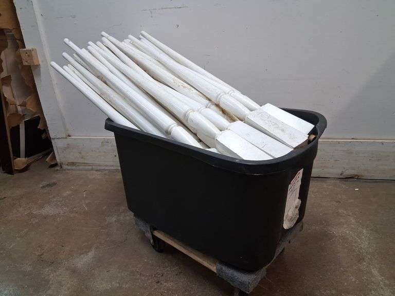 Tote full of ballisters