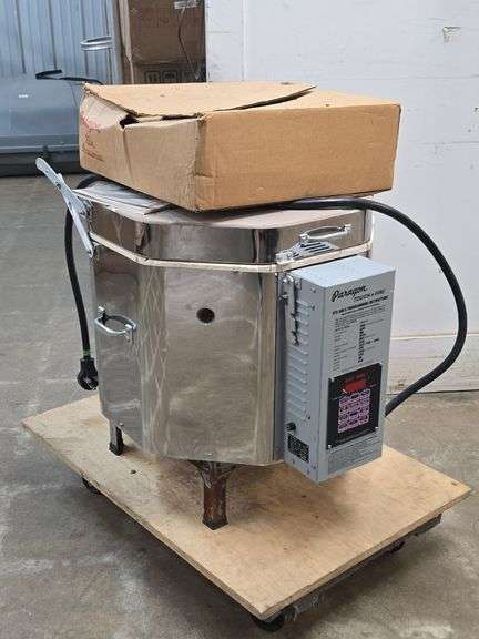 Paragon Touch n Fire Kiln & Accessories (Model DTC 800-C) (BIN $400)
