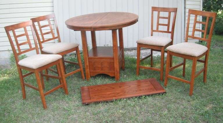 Nice 36" Tall 42" rd. Arts & Crafts Table w/ 18" leaf & matching Chairs