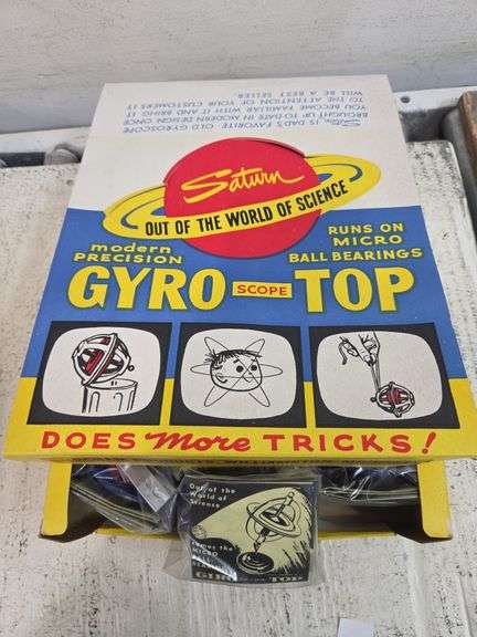 1950s New Saturn Gyro Top Scopes in display box. 3c