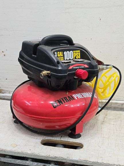 Central Pneumatic 3-Gallon Pancake Air Compressor. 5C