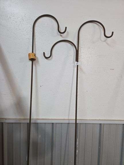 Single and double shepherd's hooks