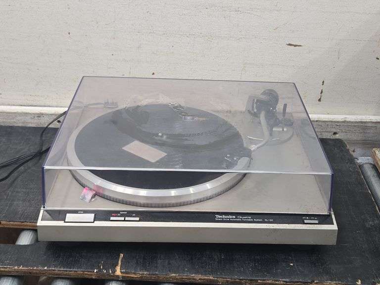 Technics SL-Q2 Quartz Direct Drive Automatic Turntable System. 9E