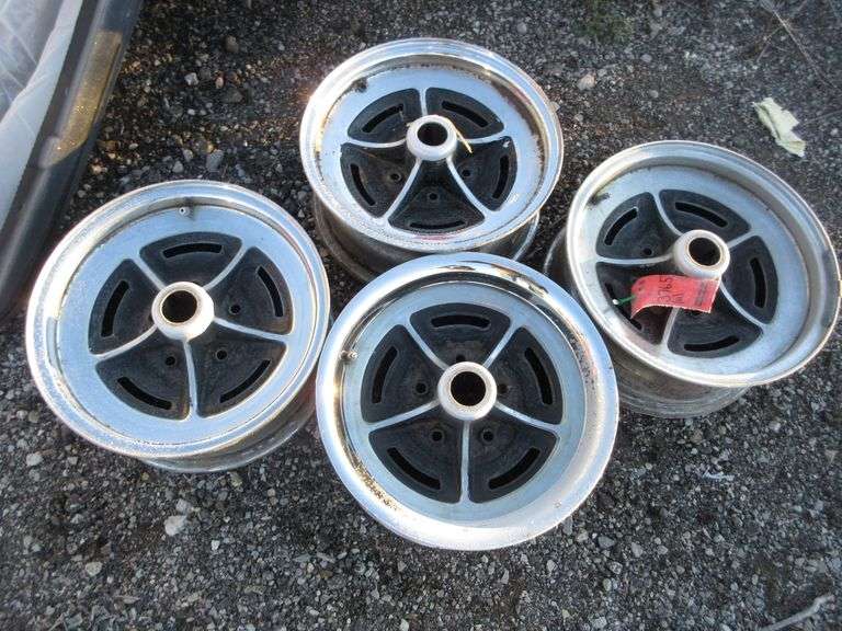(4) Wheels for a 1970s Cutlass, Beauty Rims - Albrecht Auction Service
