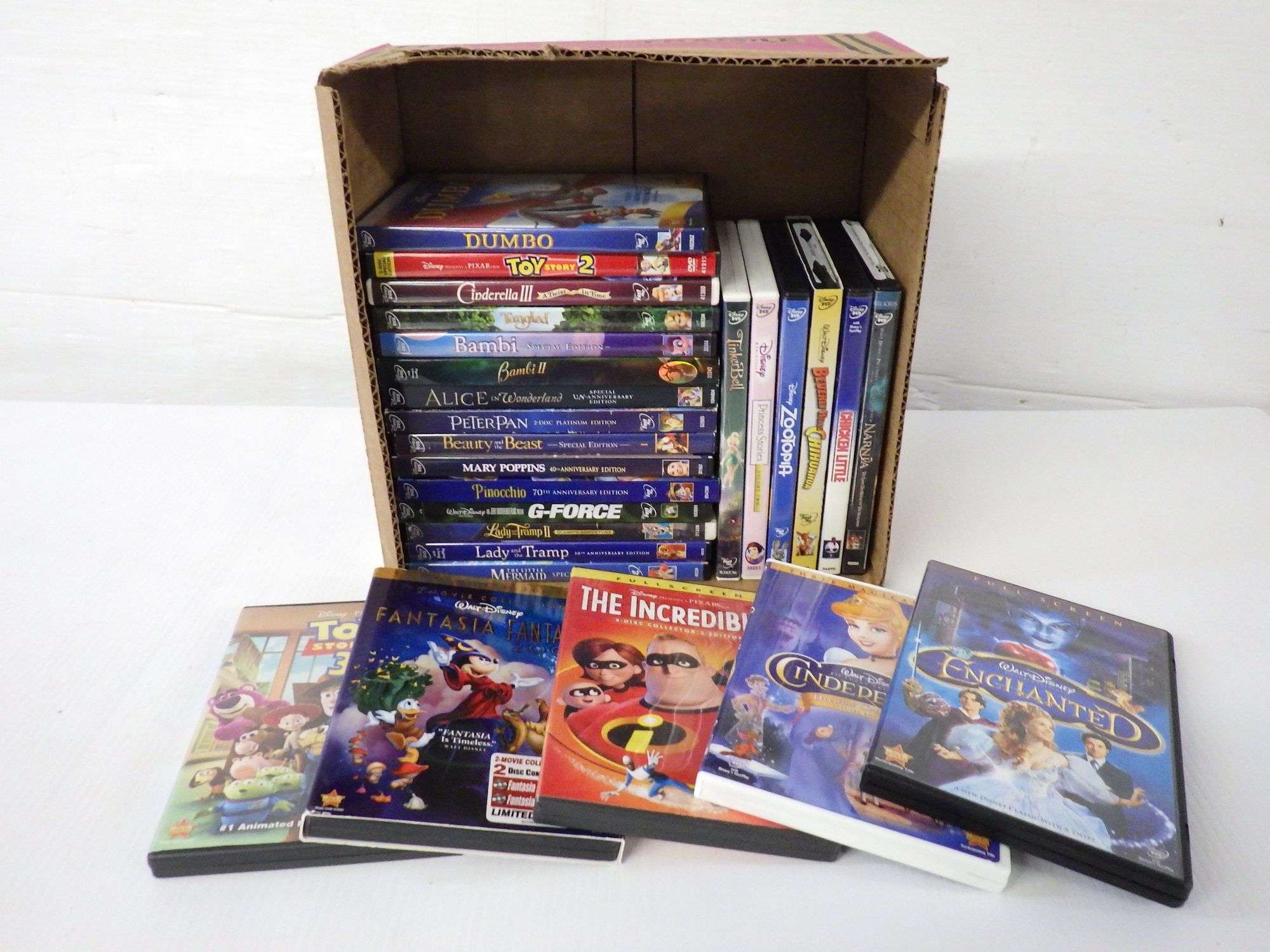 26) Disney DVD's - Albrecht Auction Service