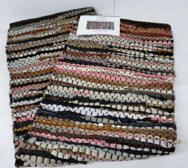 Shop Leather Rag Rug Rag rug, made of leather strips, 30