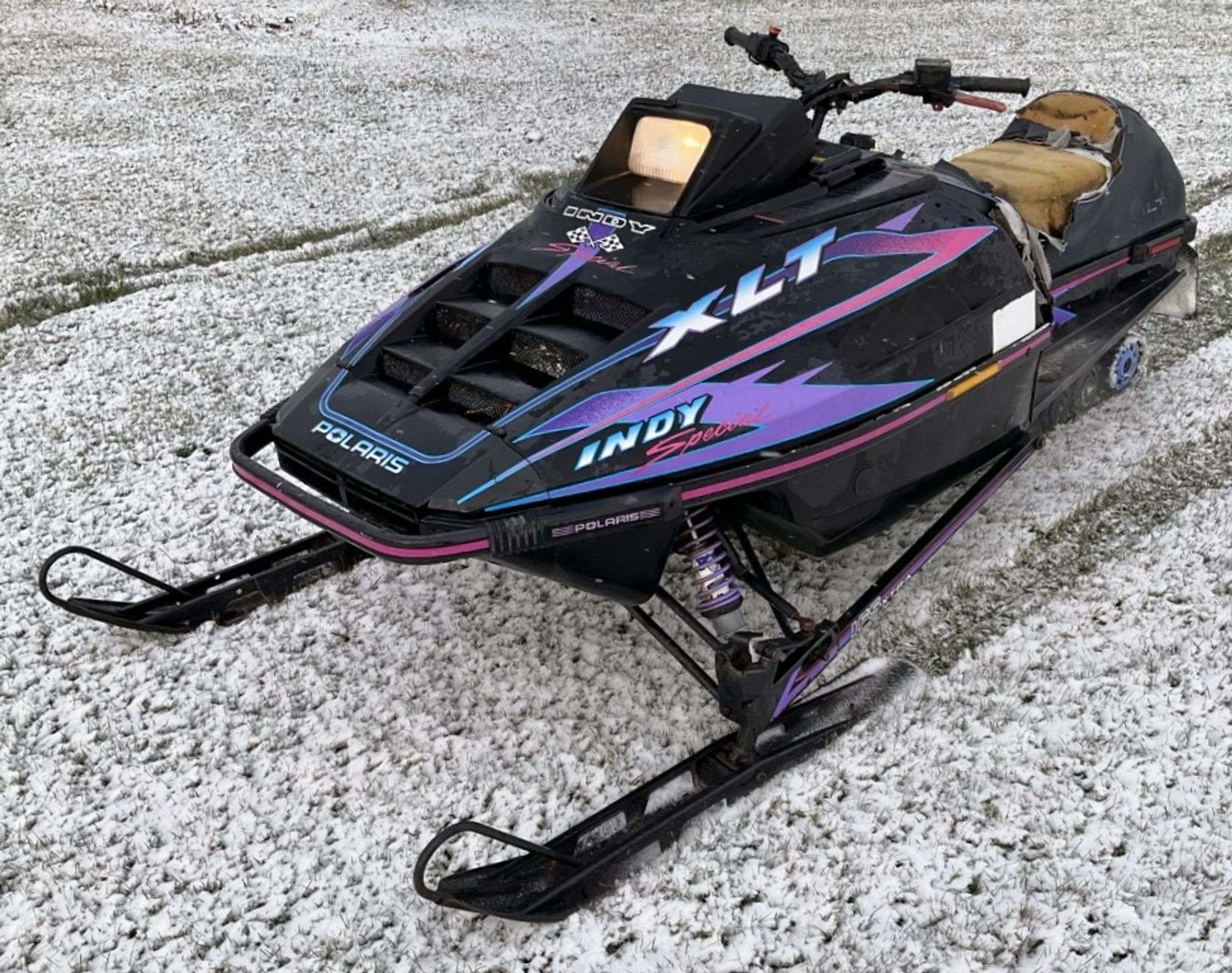 1994 Polaris Indy 700 XLT Snowmobile, (2597 Actual Miles