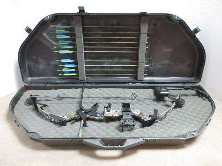 PSE Nova Compound Bow, 28" Draw, 60 lb. Weight, Includes, Arrows, Case