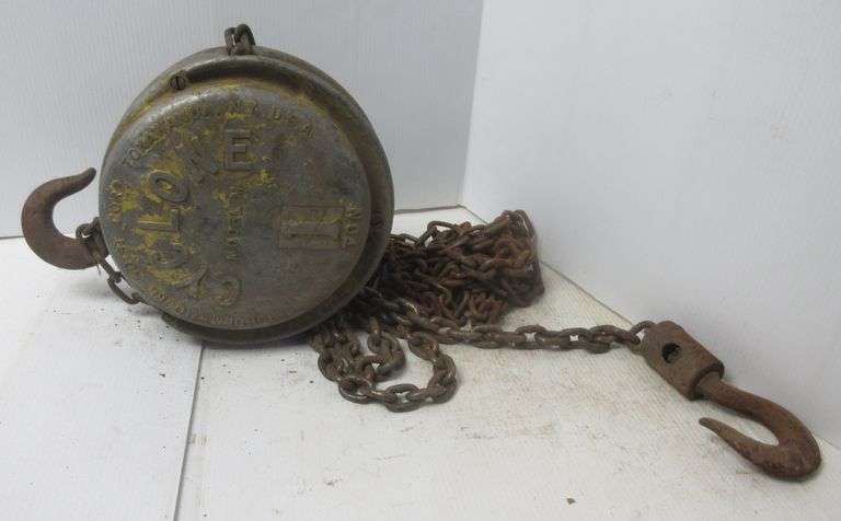 Cyclone 1-Ton chain fall - Albrecht Auction Service