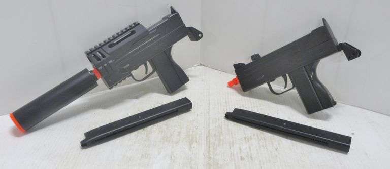 (2) Airsoft guns with extra large clips, both work, spring loaded, in ...