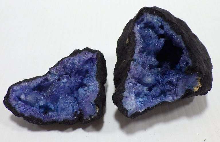 Large blue geode, 2 3/4