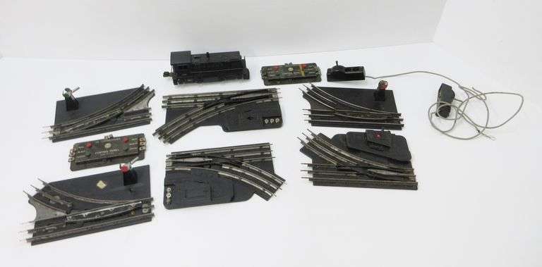 Marx train items, includes: 4- Manual switches, 2- Electronic control ...