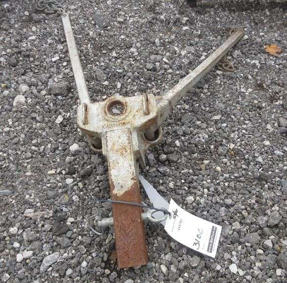 (3) Equalizer hitch with sway bars, V8089 Albrecht Auction Service