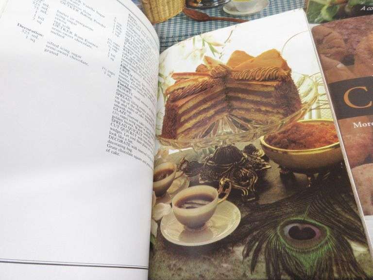 11-older-cookbooks-and-stack-of-recipe-cards-albrecht-auction-service