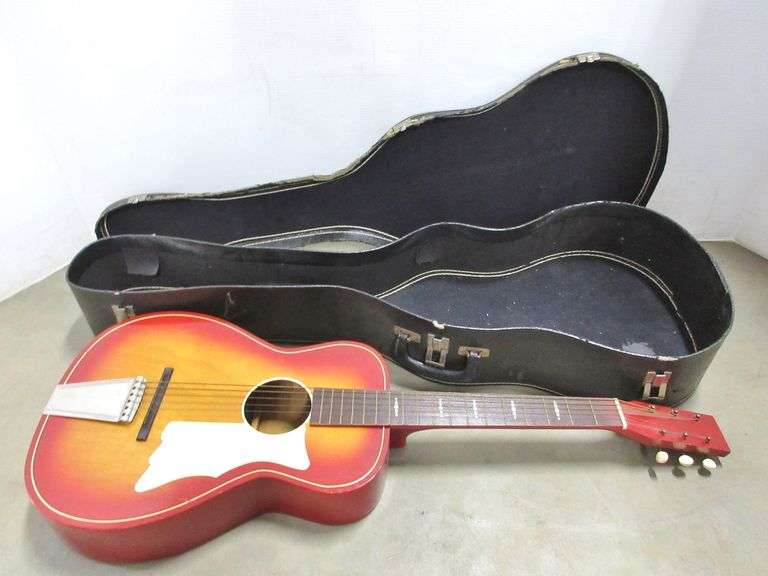 Mred String Missing Case Acoustic guitar with hard case, made in USA, hinges on case are broken ...