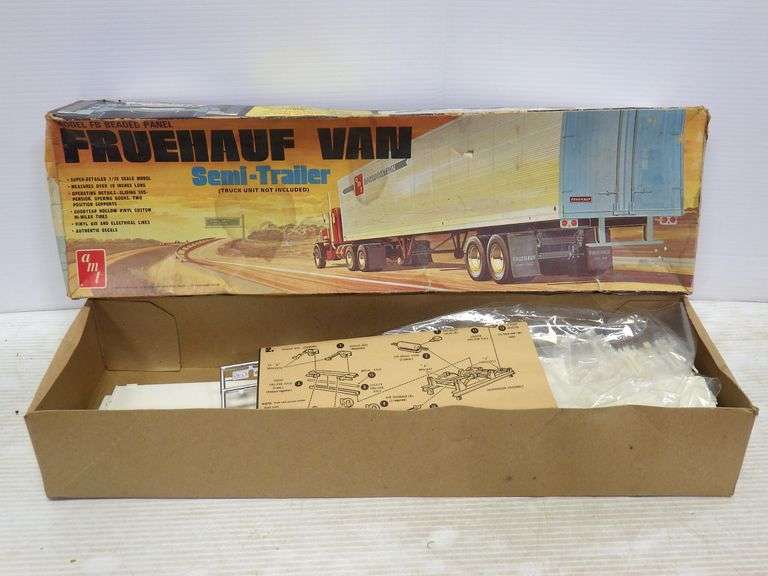 AMT Fruehauf Tanker Gulf - Kit Modellismo Camion In Scala 1:25, Semirimorchio Con Decalcomanie