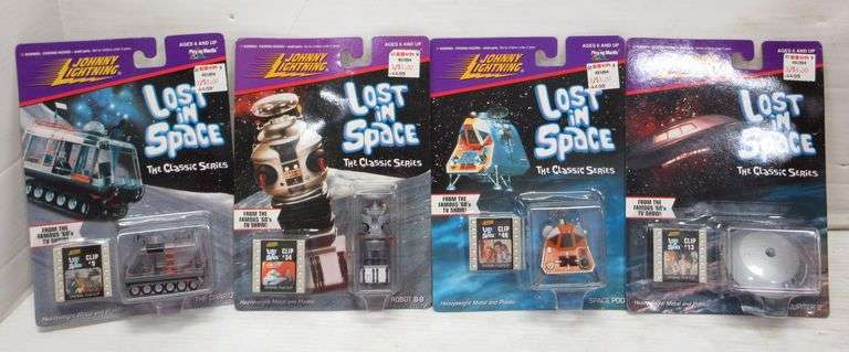 4) Lost in Space toys from Johnny Lightning, new - Albrecht 