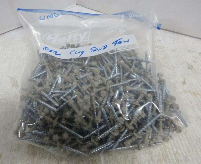 (500) Pieces of wood binder screws, 10" x 2", clay, sand, and tan, new