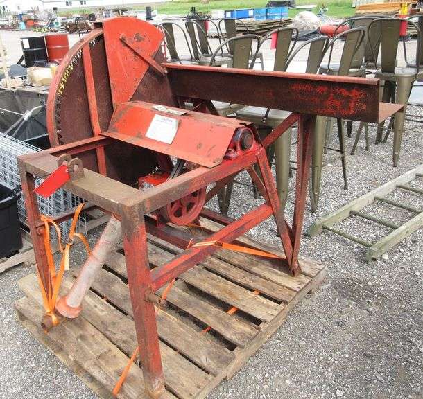 Woodsman buzzsaw, Cat 1 3Point hitch, PTO driven, 28"Dia blade, works