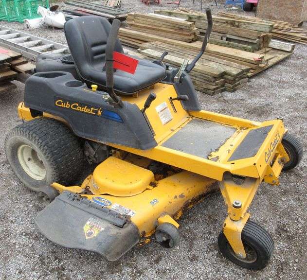 Cub Cadet RZT 50" zero turn lawn mower, runs and cuts, new battery in