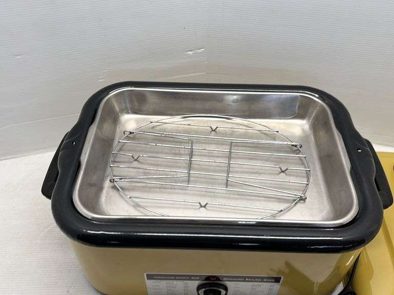 Hamilton Beach scovill automatic roaster oven with rack and shallow pan
