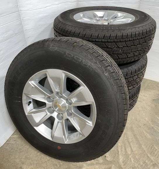 General off Silverado 255/70R17, rims only - Albrecht Auction Service