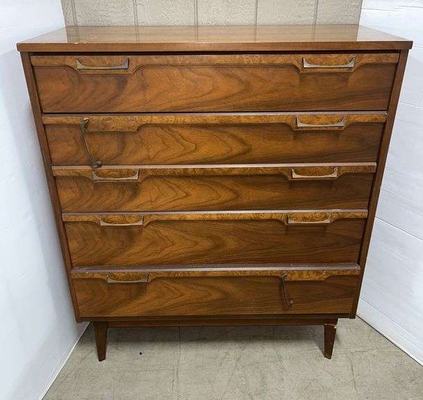 Robinson Furniture Mid-Century five-drawer wooden tall dresser, somes scratches and some loose handles