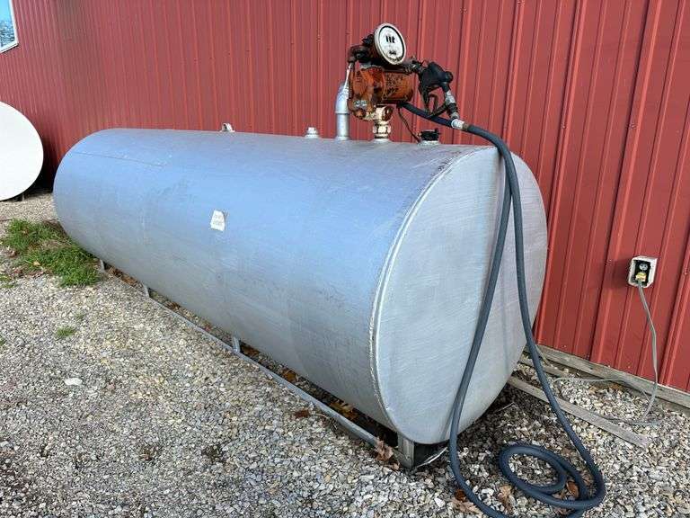 1,000 Gallon Fuel Tank with Pump, Used for On Road Diesel