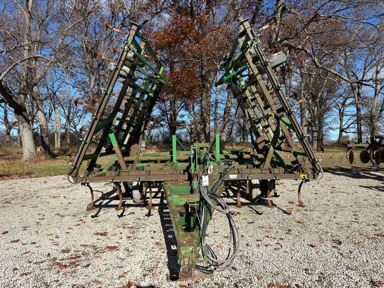 John Deere 980 35' Field Cultivator with 5-Bar Spike Tooth Leveler, Ser. No. N00980X005749, Rear Hitch and Hydraulics, Knock-on Shovels, Field Ready