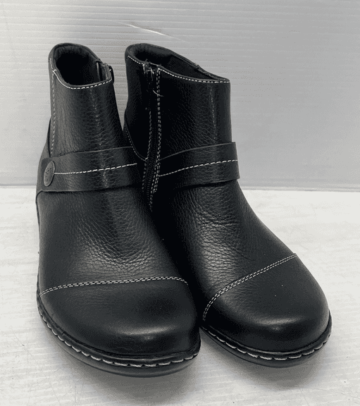 clarks ashland pine ankle boots