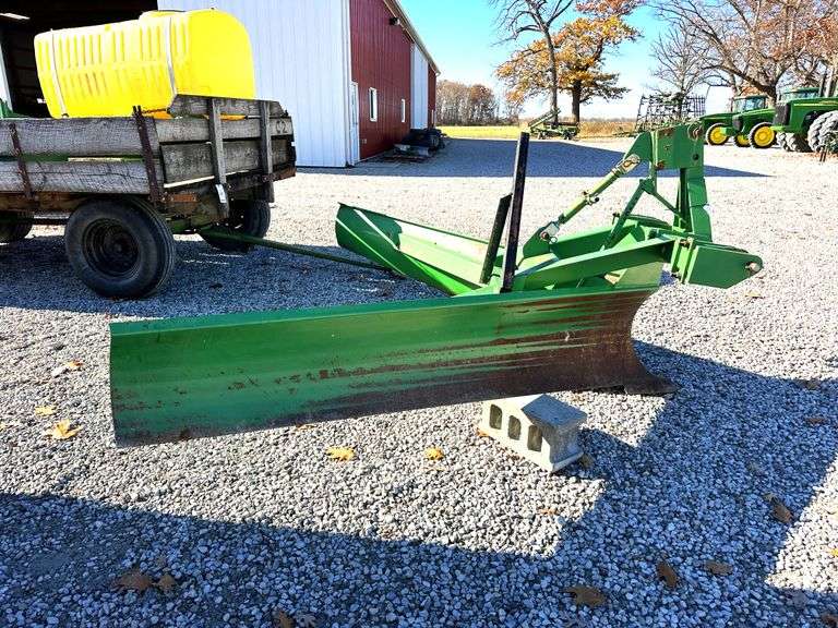 Yale V-Ditcher, Model V-118, 3-point, Ser. No. 042012880, 10' wide