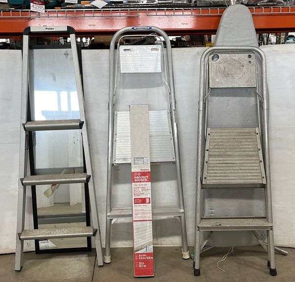 (3) Step ladders, ironing board, wall mirror, Project Source blinds ...