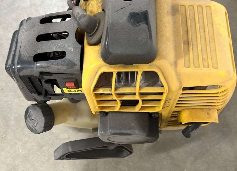 10" Jiffy ice auger, sharp blades, blade cover, nice, runs well Albrecht Auction Service