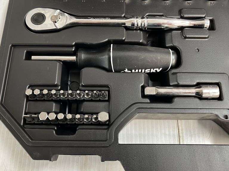 Husky mechanics tool set, 1/4" and 3/8" drive set, 3/4" ratchet and 1/4